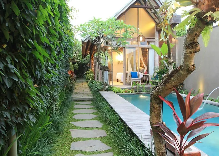 Tuwi Guest House *